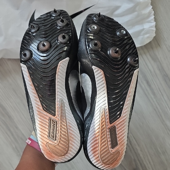 Nike Black & White Track & Field Running / Spike Shoes โ Size 8 | Drawstring Bag - Picture 6 of 6